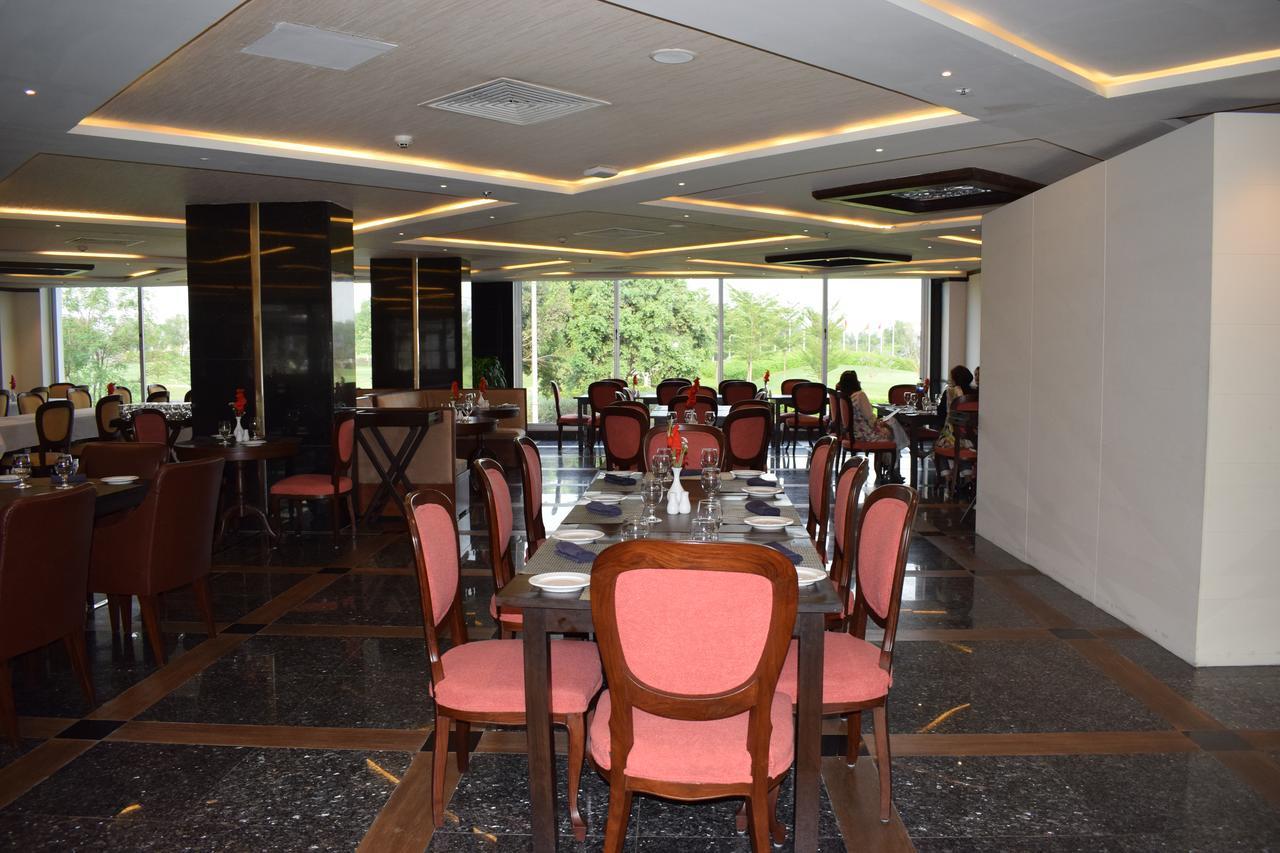 Defence Raya Golf & Country Club Hotel Lahore Eksteriør billede