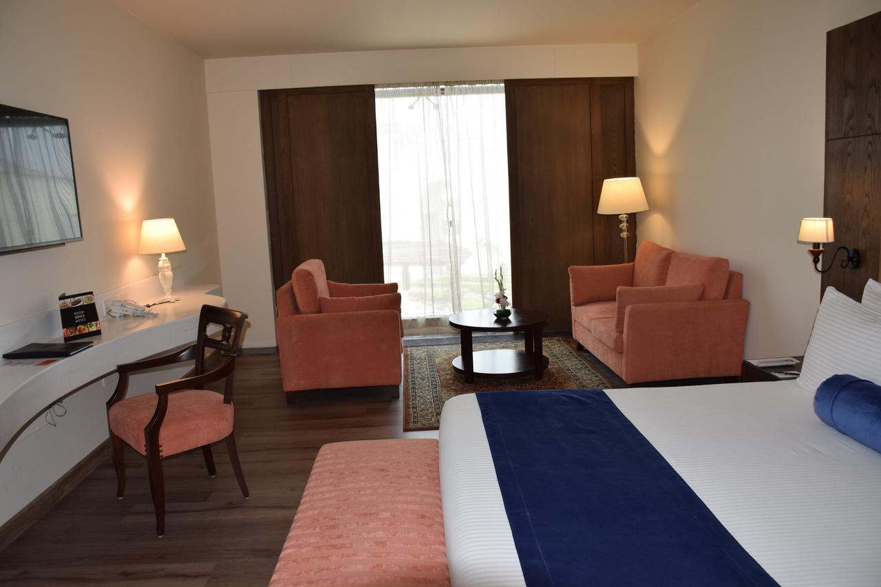 Defence Raya Golf & Country Club Hotel Lahore Eksteriør billede