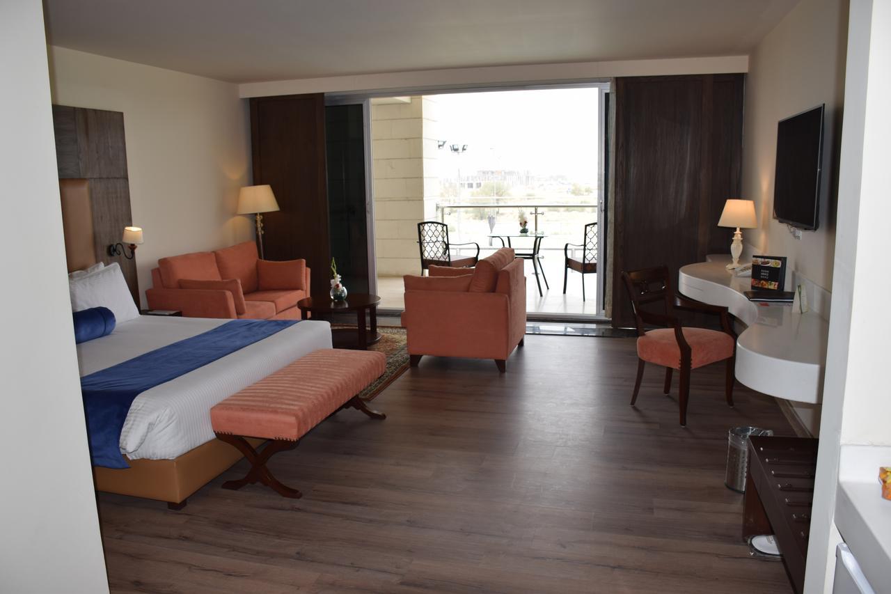Defence Raya Golf & Country Club Hotel Lahore Eksteriør billede